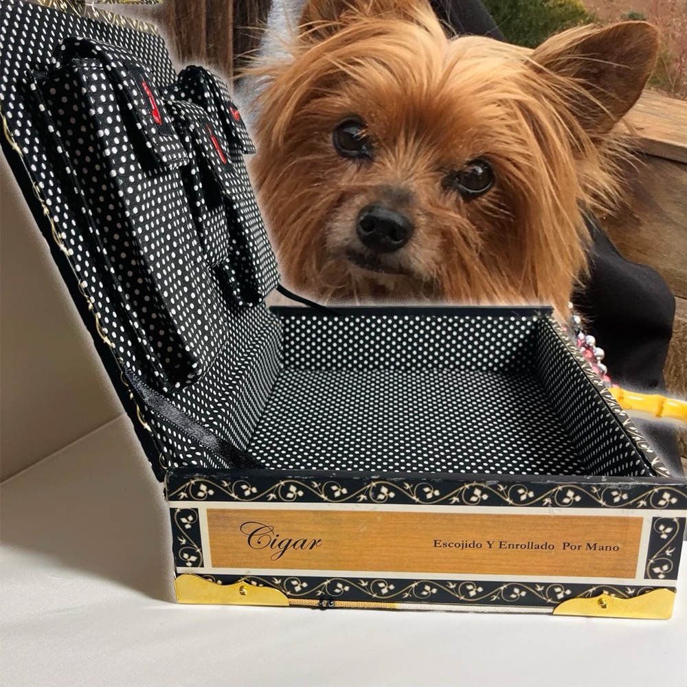 Yorkie Cigar Box Purse NWOT ๐๐ฎ๐ฌ๐ญ๐จ๐ฆ ๐๐๐๐ - Picture 11 of 14